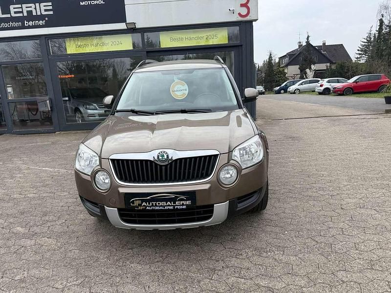 Gebraucht Skoda Yeti Ambition 105 PS (77 kW) 2012 Matobraun metallic SUV