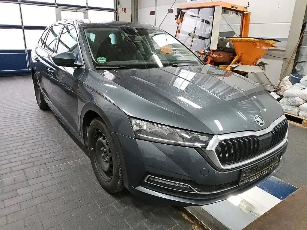 Gebraucht Skoda Octavia Style 150 PS (110 kW) 2021 Seda quartz/quartz grey Kombi