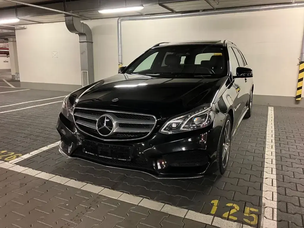 Gebraucht Mercedes E350 AMG line 258 PS (189 kW) 2016 Schwarz Kombi