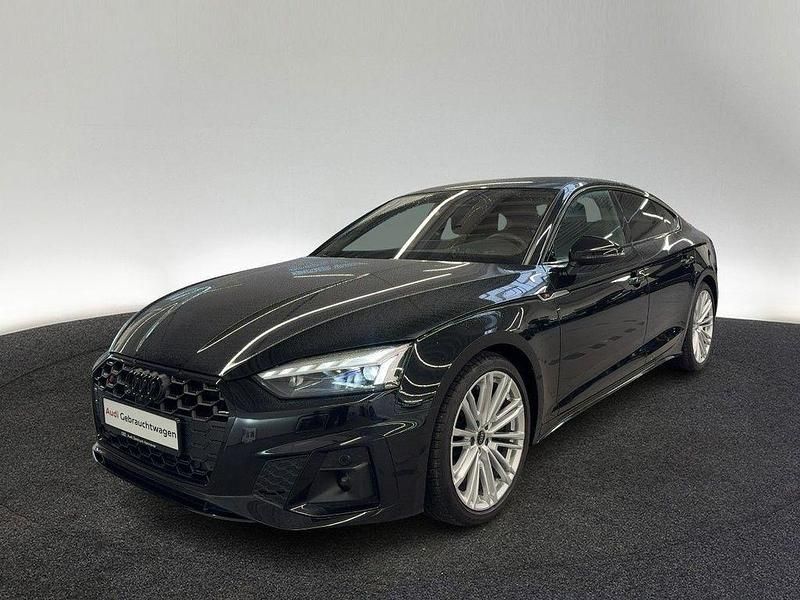 Gebraucht Audi S5 Sportback Ambiente 341 PS (250 kW) 2023 0e mythosschwarz metallic (metallic) Kleinwagen