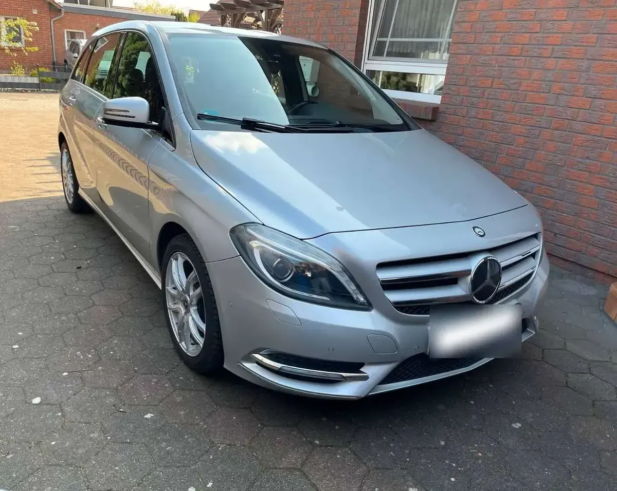 Gebraucht Mercedes B180 122 PS (89 kW) 2012 Kleinwagen