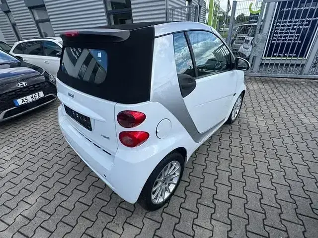 Gebraucht Smart ForTwo Cabrio 71 PS (52 kW) 2012 Weiß Cabrio