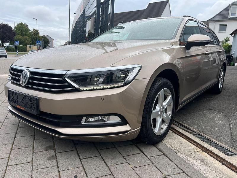 Gold Gebraucht 2016 VW Passat Trendline Kombi | 11.990 € (Guter Preis) - Bild 1/4