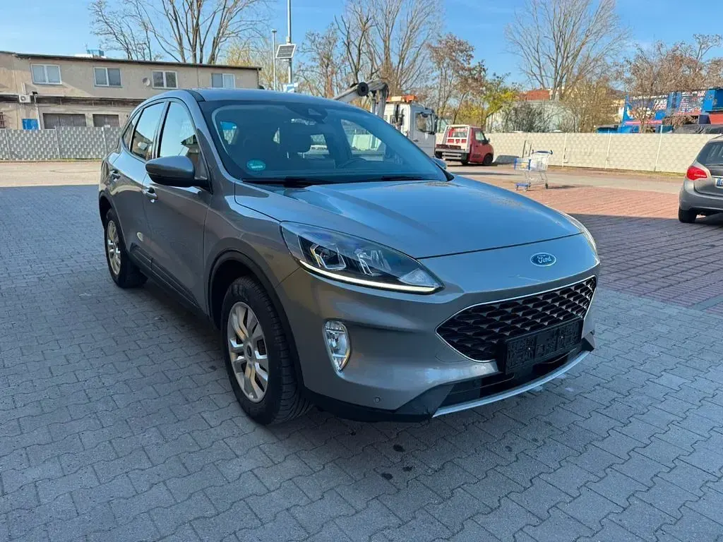 Usado Ford Kuga Cool & Connect 150 HP (110 kW) 2022 Prateado SUV