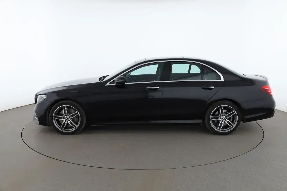 Gebraucht Mercedes E400 AMG line 2020 Schwarz Limousine