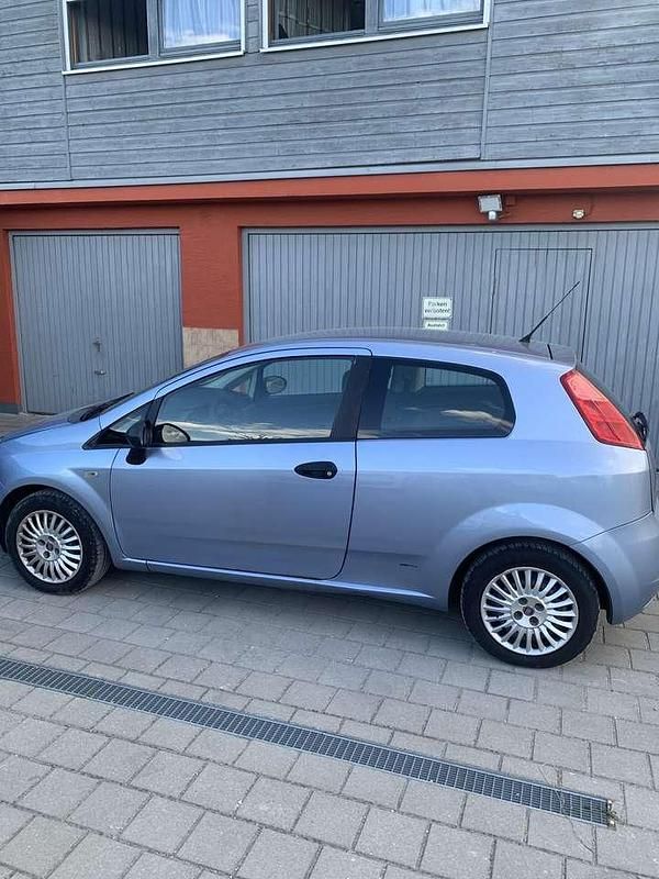 Blau Gebraucht 2008 Fiat Grande Punto Active Kleinwagen | 2.100 € (Etwas zu teuer) - Bild 1/4