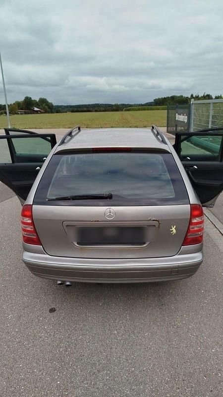 Beige Gebraucht 2004 Mercedes C200 Classic Kombi | 3.350 € (Teuer) - Bild 1/4