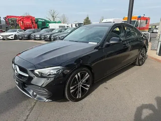 Gebraucht Mercedes 200 163 PS (119 kW) 2023 Obsidianschwarz (metallic) Limousine