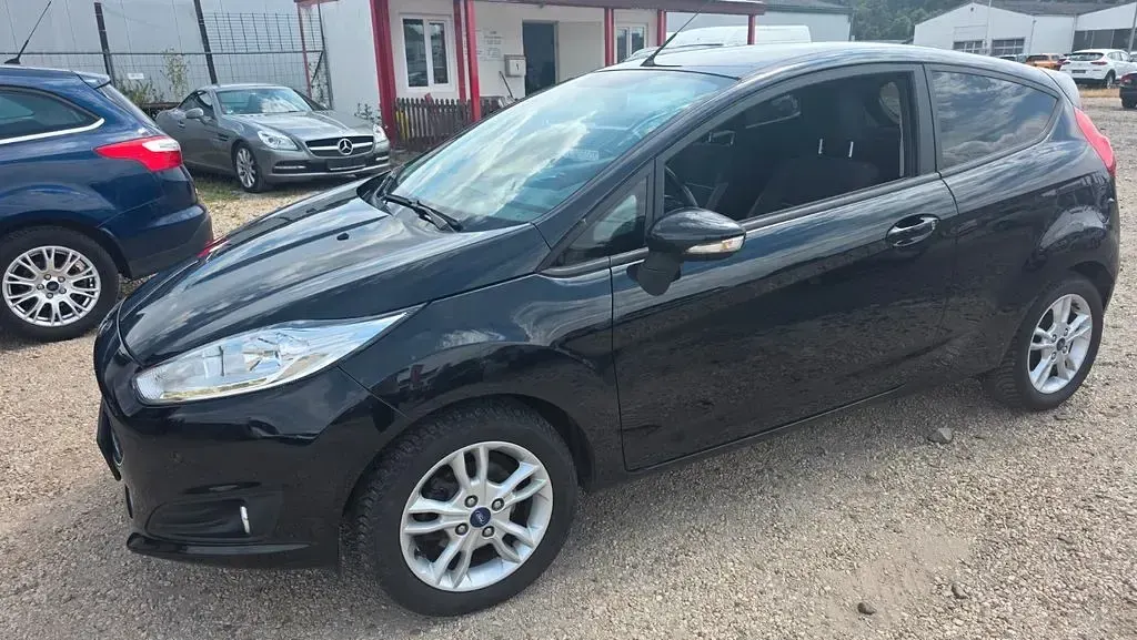 Gebraucht Ford Fiesta Trend 80 PS (58 kW) 2016 Schwarz Kleinwagen