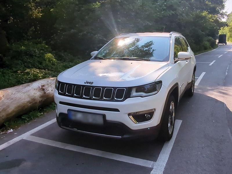 Weiß Gebraucht 2018 Jeep Compass Limited SUV | 14.990 € (Superpreis) - Bild 1/4