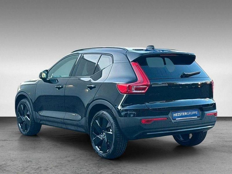 Neu Volvo XC40 Plus 197 PS (144 kW) 2026 Schwarz SUV
