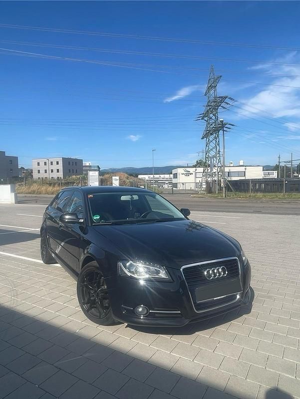 Schwarz Gebraucht 2013 Audi A3 Kombi | 8.799 € (Guter Preis) - Bild 1/4