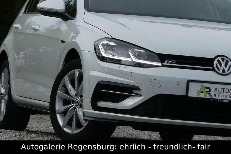 Weiß Gebraucht 2019 VW Golf VII R-line Limousine | 18.950 € (Guter Preis) - Bild 1/4