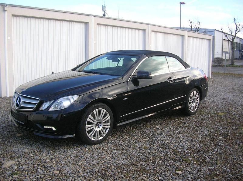 Obsidianschwarz metalliclack Gebraucht 2011 Mercedes E350 AMG line Cabrio | 12.500 € (Superpreis) - Bild 1/4