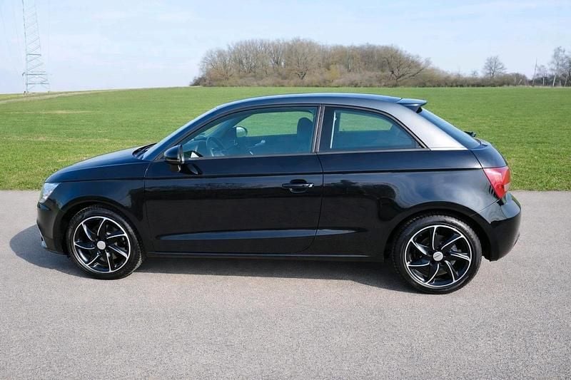 Second-hand Audi A1 Ambition 122 CP (89 kW) 2013 Negru Hatchback