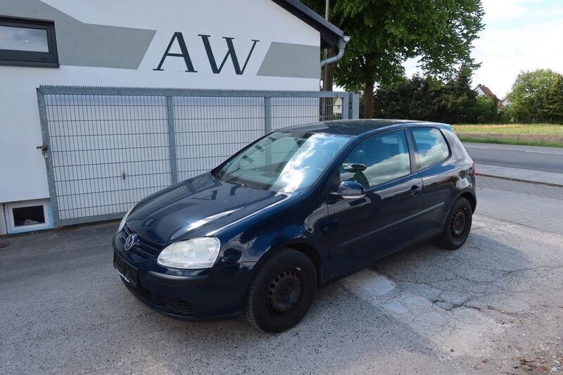 Blau Gebraucht 2004 VW Golf V Trendline Limousine | 660 € (Superpreis) - Bild 1/4