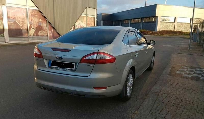 Gebraucht Ford Mondeo Titanium 140 PS (102 kW) 2009 Gold Limousine