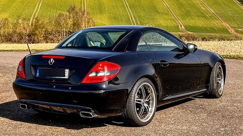 Second-hand Mercedes SLK200 184 CP (135 kW) 2008 Negru Cabrio