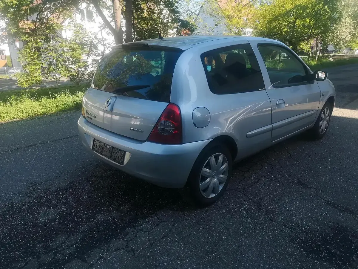 Gebraucht Renault Clio II 75 PS (55 kW) 2007 Kleinwagen