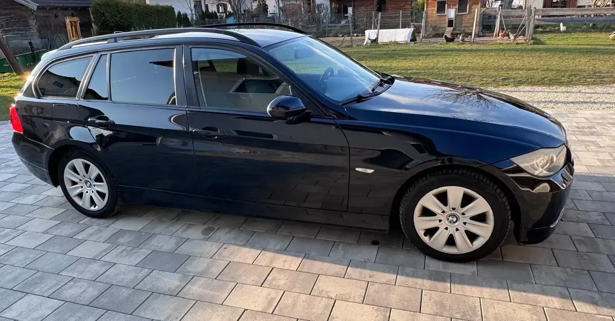 Gebraucht BMW 320 177 PS (130 kW) 2008 Schwarz Kombi