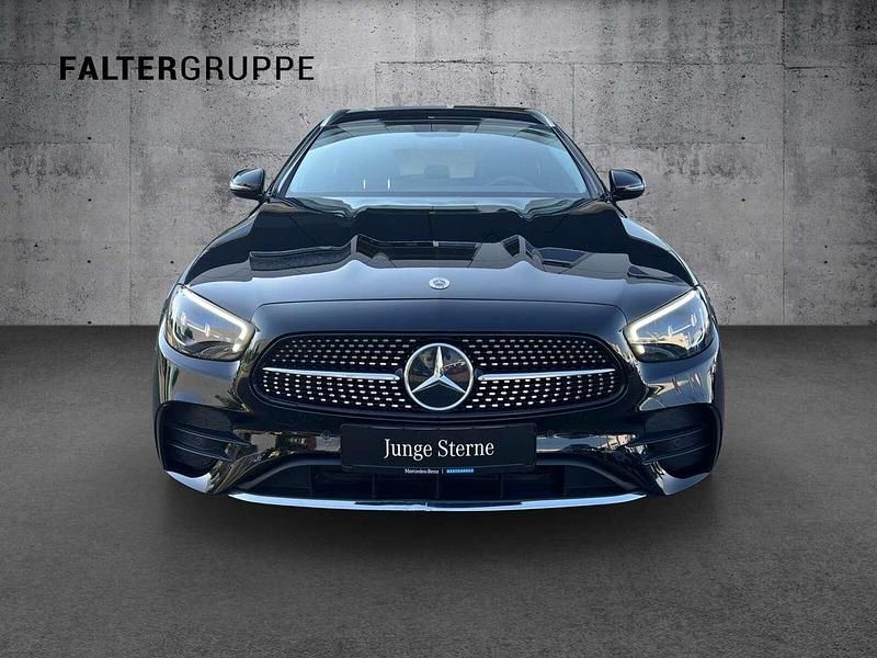 Gebraucht Mercedes E300 AMG 265 PS (194 kW) 2023 Obsidianschwarz Kombi