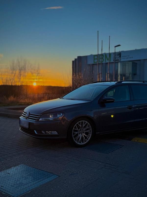 Usata VW Passat 122 CV (89 kW) 2013 Grigio Station wagon