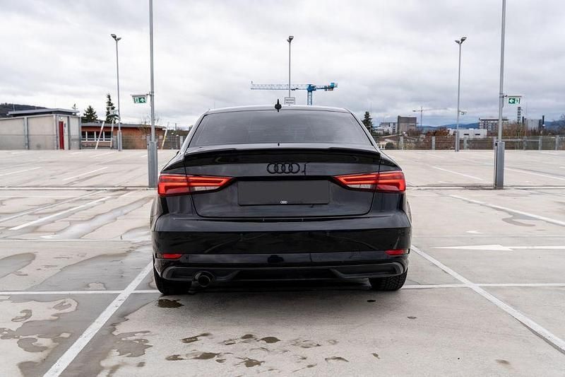 Gebraucht Audi A3 Sport 116 PS (85 kW) 2017 Schwarz Limousine