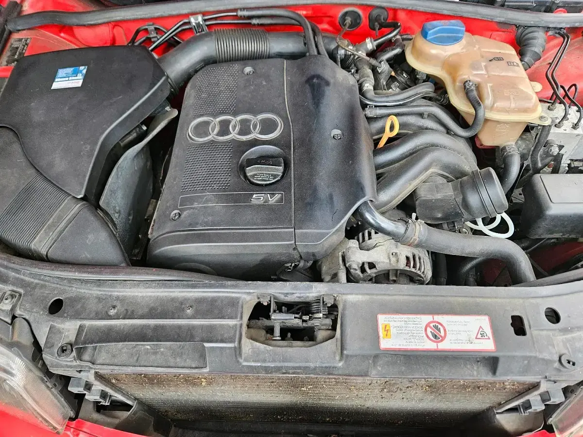 Gebraucht Audi A4 125 PS (91 kW) 1997 Rot Kombi