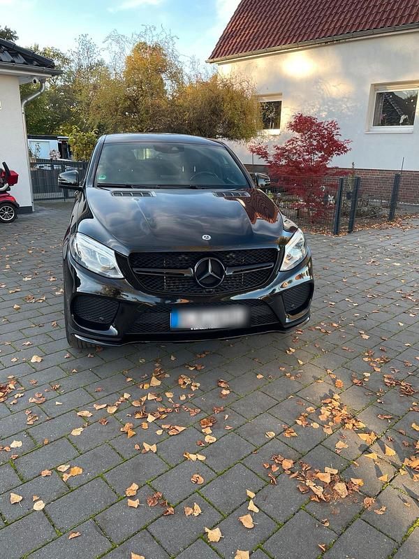 Schwarz Gebraucht 2017 Mercedes GLE350 AMG line Coupé | 29.999 € (Superpreis) - Bild 1/4