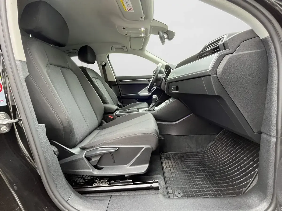 Gebraucht Audi Q3 Sportback Advanced 150 PS (110 kW) 2020 Mythosschwarz metallic (metallic) SUV