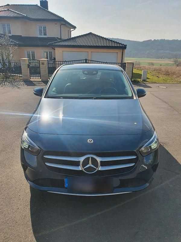 Gebraucht Mercedes B220 190 PS (139 kW) 2020 Van / Kleinbus