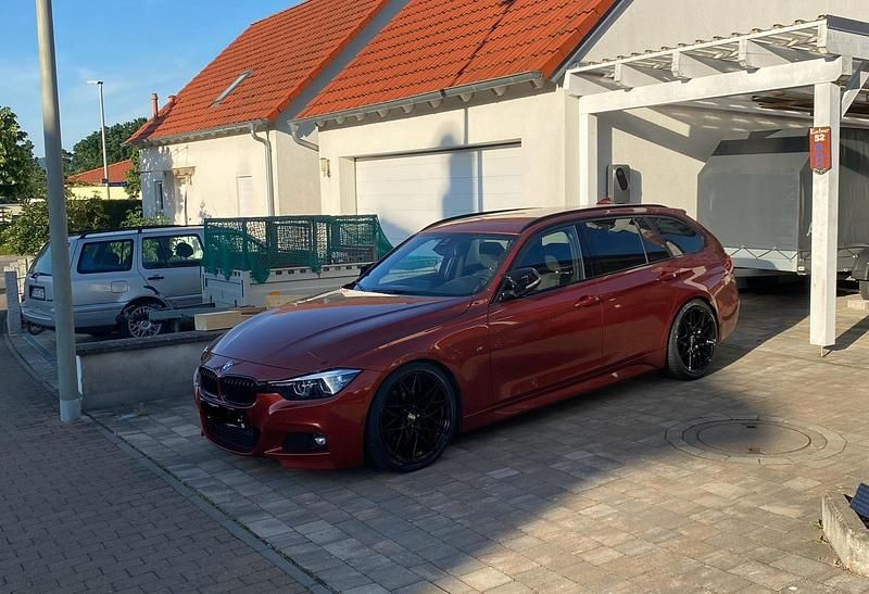 Gebraucht BMW 320 Shadowline 190 PS (139 kW) 2018 Orange Kombi