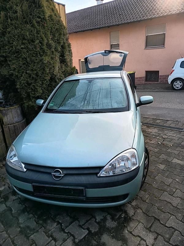Grün Gebraucht 2000 Opel Corsa Kleinwagen | 600 € (Superpreis) - Bild 1/4