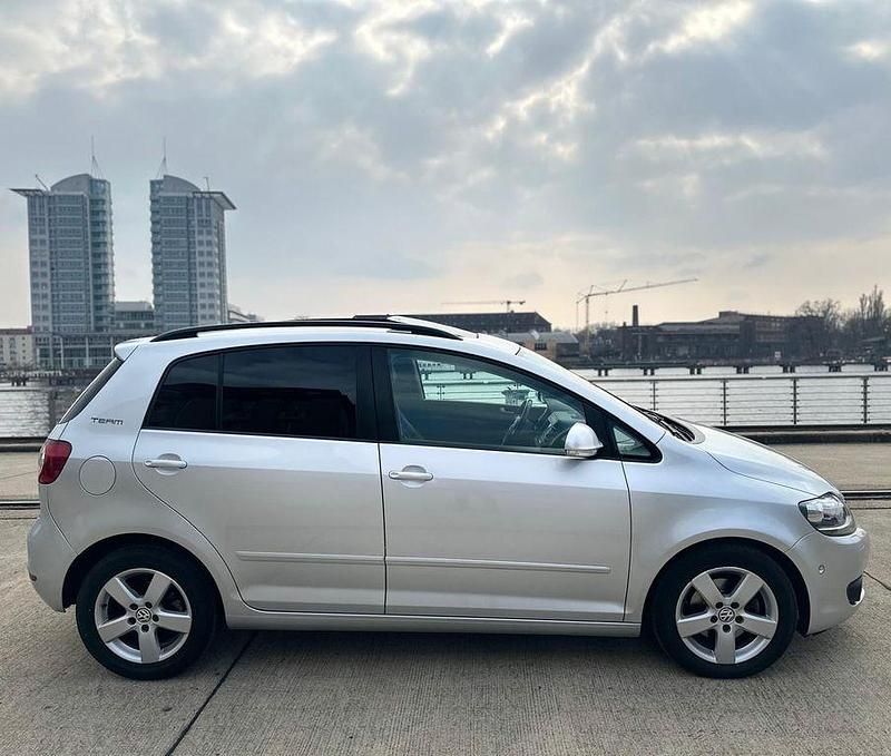 Gebraucht VW Golf Plus Cross 122 PS (89 kW) 2010 Silber Van / Kleinbus