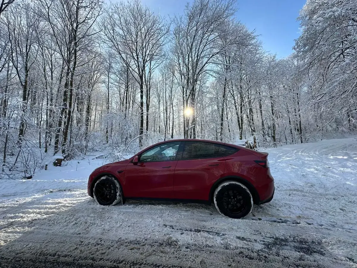 Gebraucht Tesla Model Y 378 kW (514 PS) 2022 Rot SUV