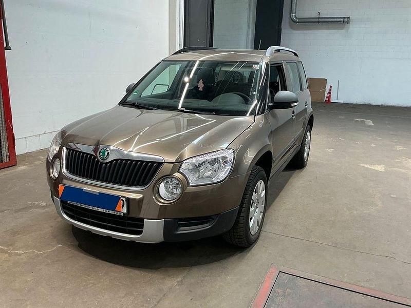 Braun Gebraucht 2013 Skoda Yeti Easy SUV | 7.490 € (Fairer Preis) - Bild 1/3