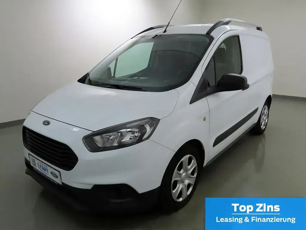 Gebraucht Ford Courier Trend 101 PS (74 kW) 2022 Weiß Van / Kleinbus