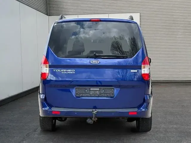 Gebraucht Ford Tourneo 101 PS (74 kW) 2018 (indicblau metallic) Van / Kleinbus