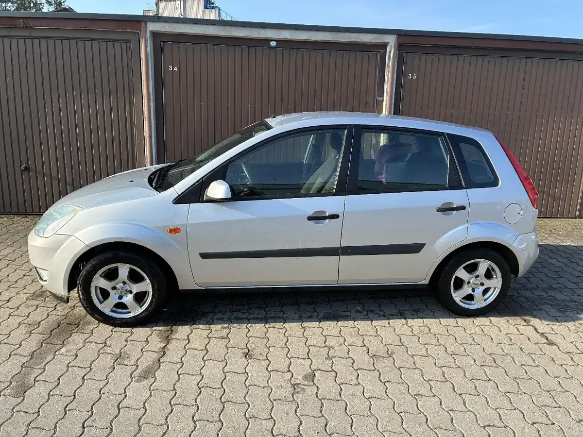 Gebraucht Ford Fiesta 80 PS (58 kW) 2007 Grau Kleinwagen