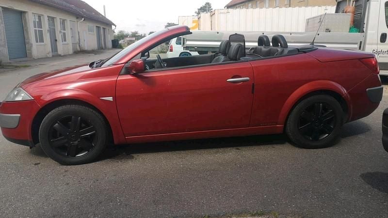 Rot Gebraucht 2005 Renault Mégane Cabriolet Cabrio | 2.700 € (Fairer Preis) - Bild 1/4