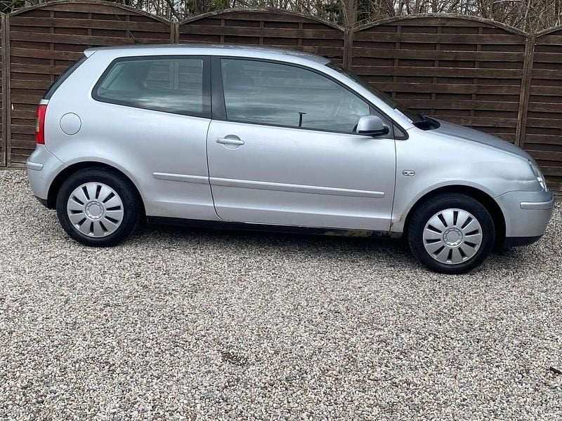 Gebraucht VW Polo Cricket 54 PS (39 kW) 2005 Reflexsilber metallic Kleinwagen