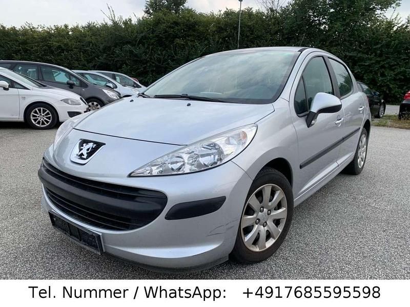 Grau Gebraucht 2009 Peugeot 207 Tendance Kleinwagen | 3.400 € (Fairer Preis) - Bild 1/4