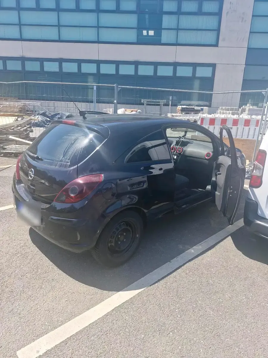 Gebraucht Opel Corsa 86 PS (63 kW) 2011 Schwarz Kleinwagen