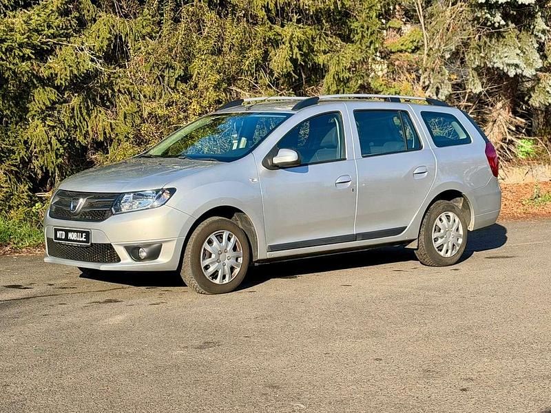 Platingrau Gebraucht 2015 Dacia Logan Lauréate Kombi | 6.490 € (Fairer Preis) - Bild 1/4