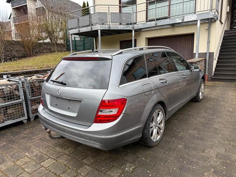 Gebraucht Mercedes C220 Avantgarde 170 PS (125 kW) 2011 Kombi