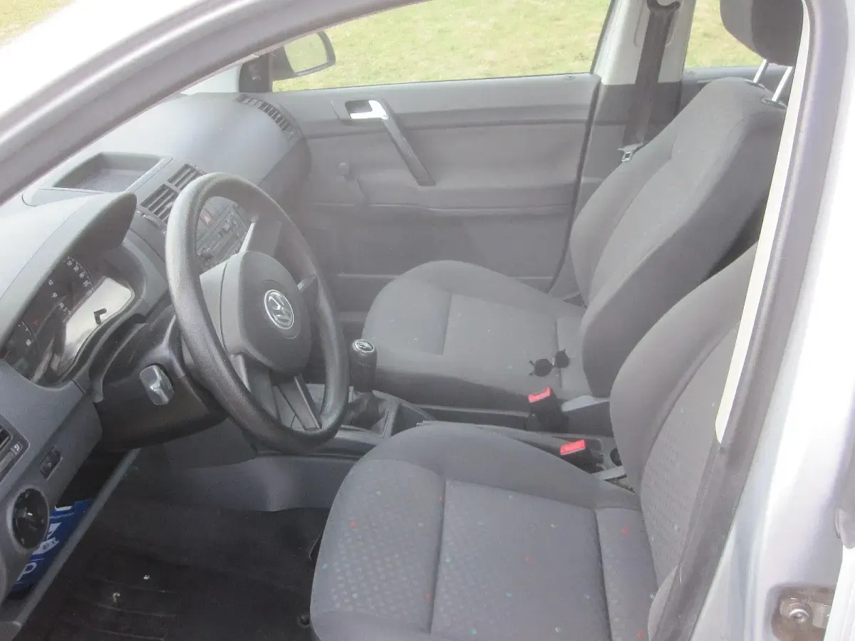 Gebraucht VW Polo Basis 64 PS (47 kW) 2005 Silber Kleinwagen