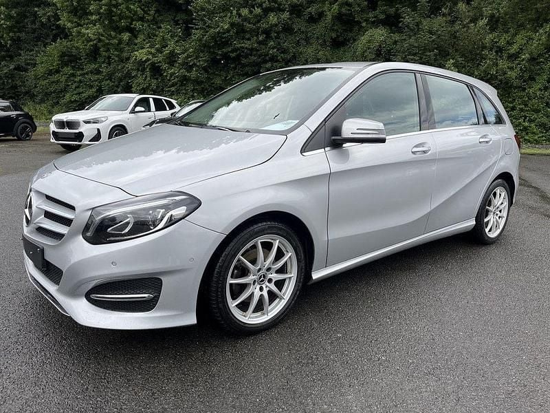 Silber Gebraucht 2018 Mercedes B220 Style Van / Kleinbus | 15.999 € (Fairer Preis) - Bild 1/4
