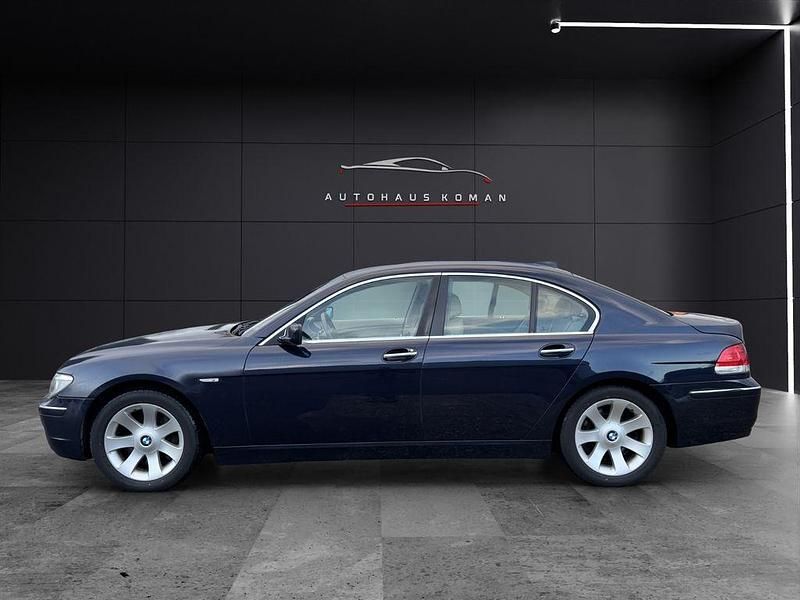 Gebraucht BMW 745 329 PS (241 kW) 2007 Blau Limousine