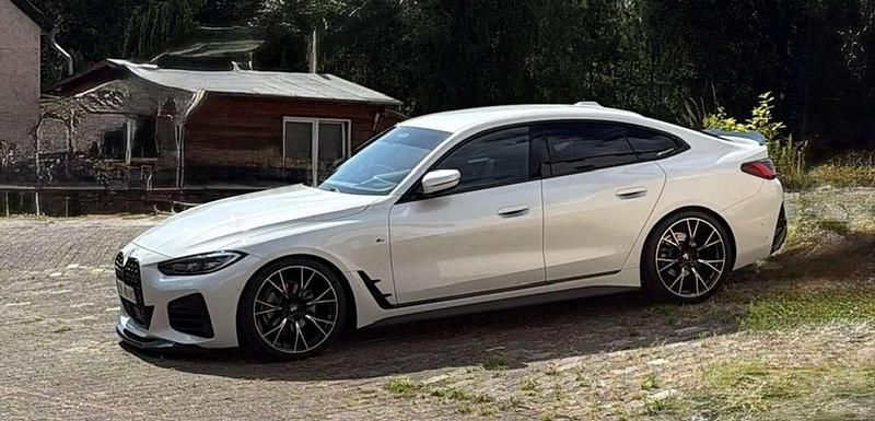Weiß Gebraucht 2023 BMW 420 Sport Line Coupé | 41.999 € (Guter Preis) - Bild 1/4