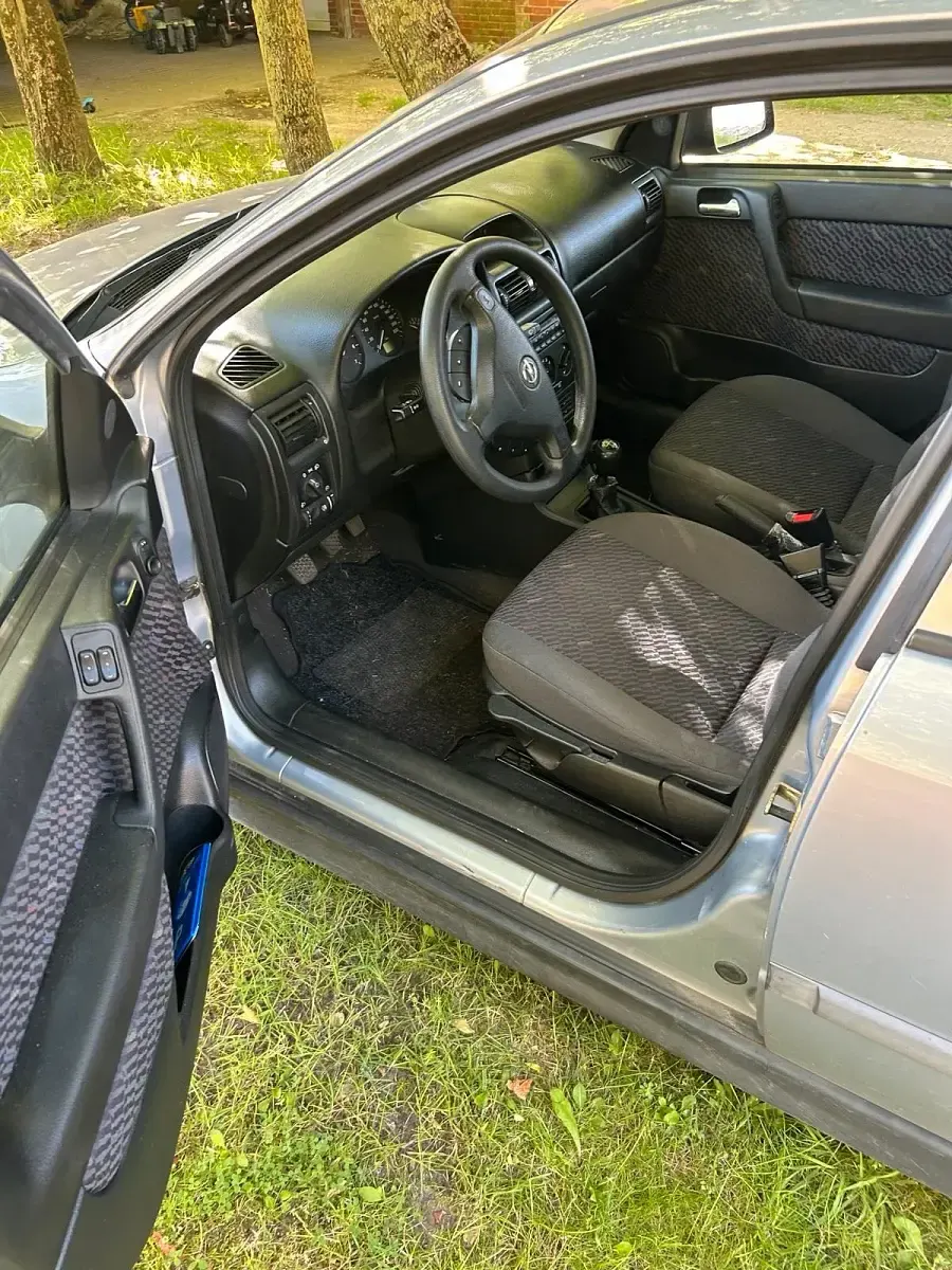 Gebraucht Opel Astra 101 PS (74 kW) 2001 Grau Limousine